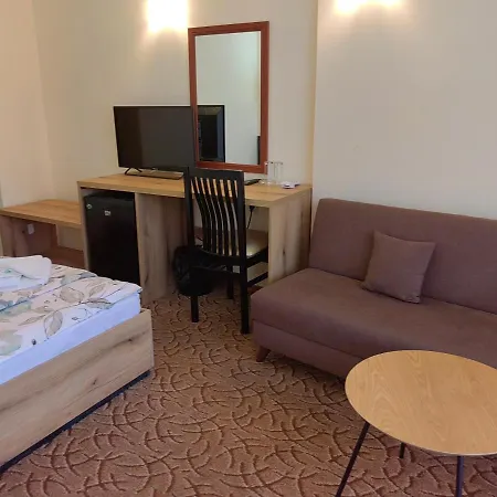 Family Diana ツァレヴォ