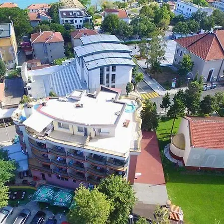 ホテル Family Diana 2*